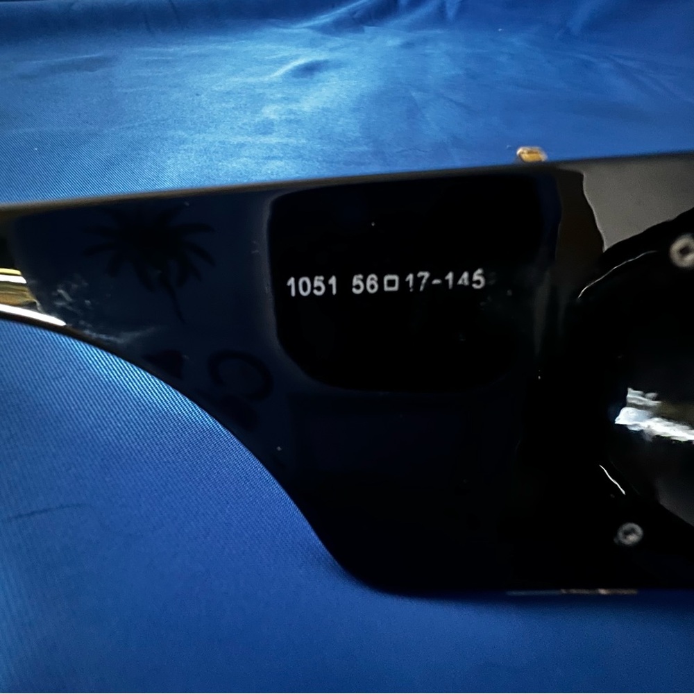 Yves Saint Laurent Black Glossy Sunglasses - Picture 6 of 10